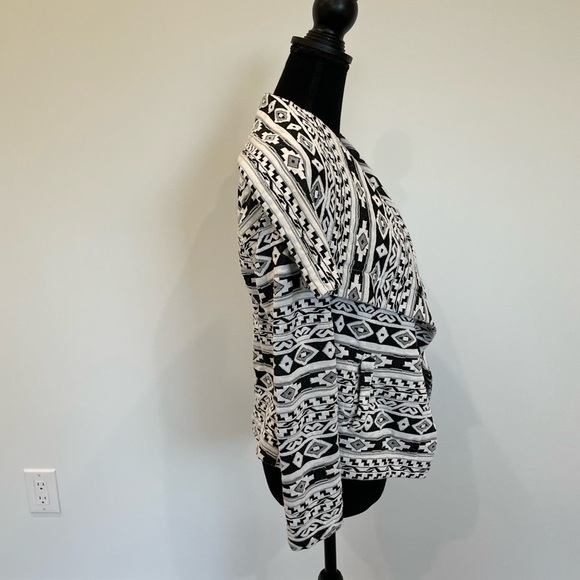 American Rag Black & White Front Close Blazer - Picture 4 of 8